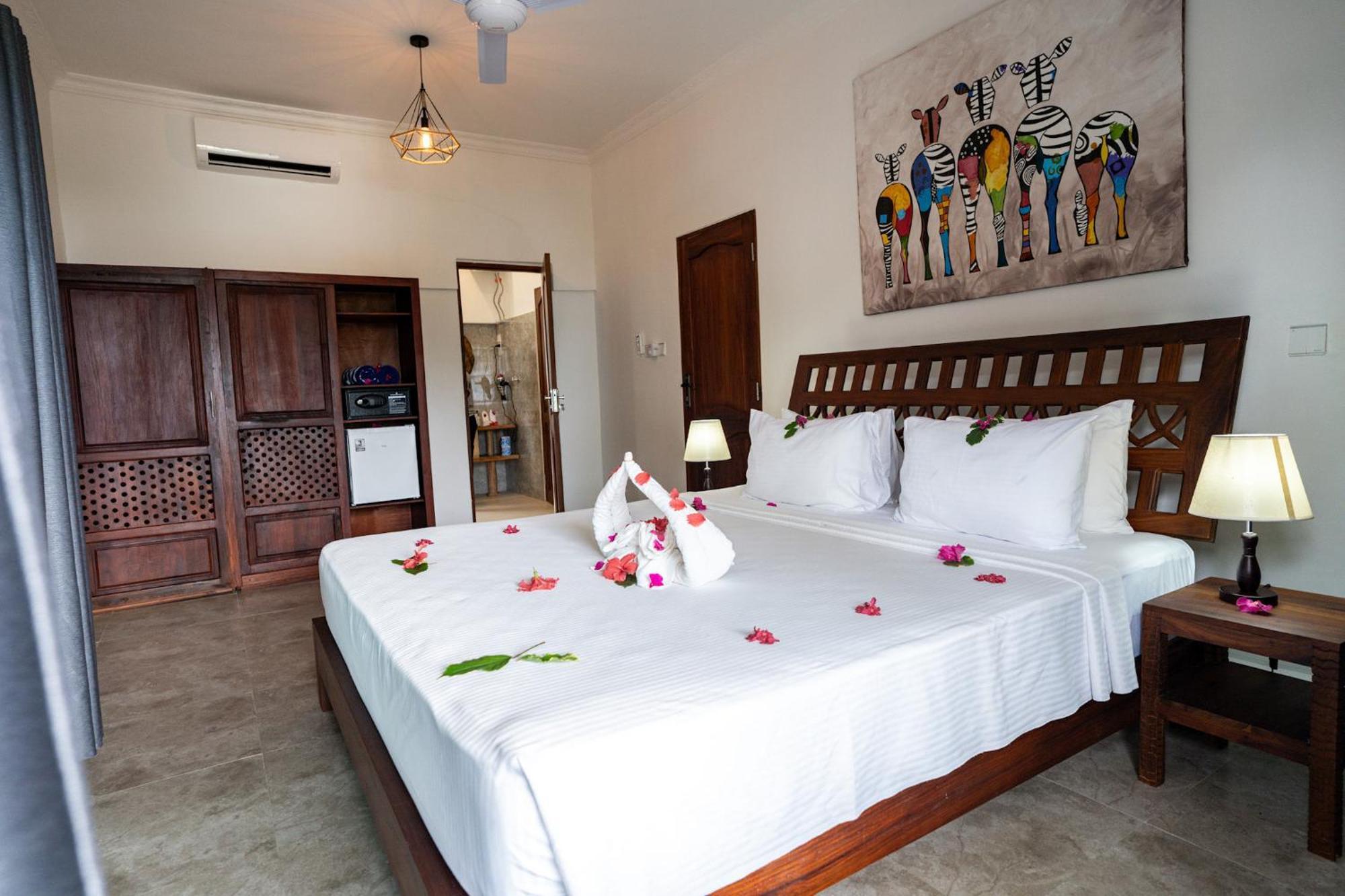 Manolo Beach Resort Uroa Room photo