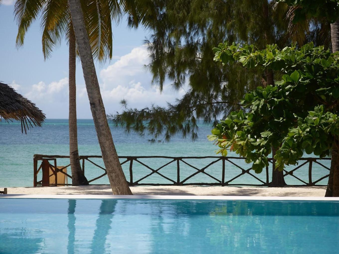 Manolo Beach Resort Uroa Exterior photo