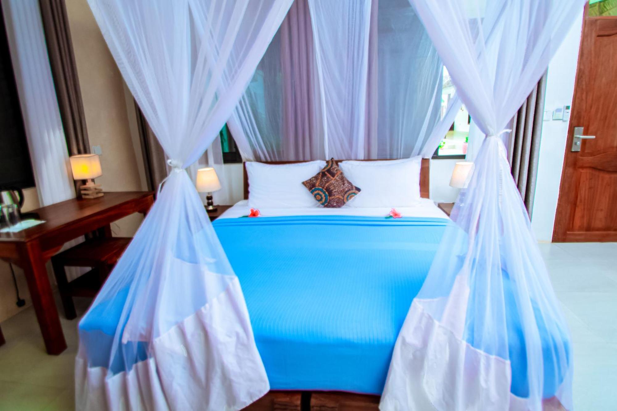 Manolo Beach Resort Uroa Exterior photo